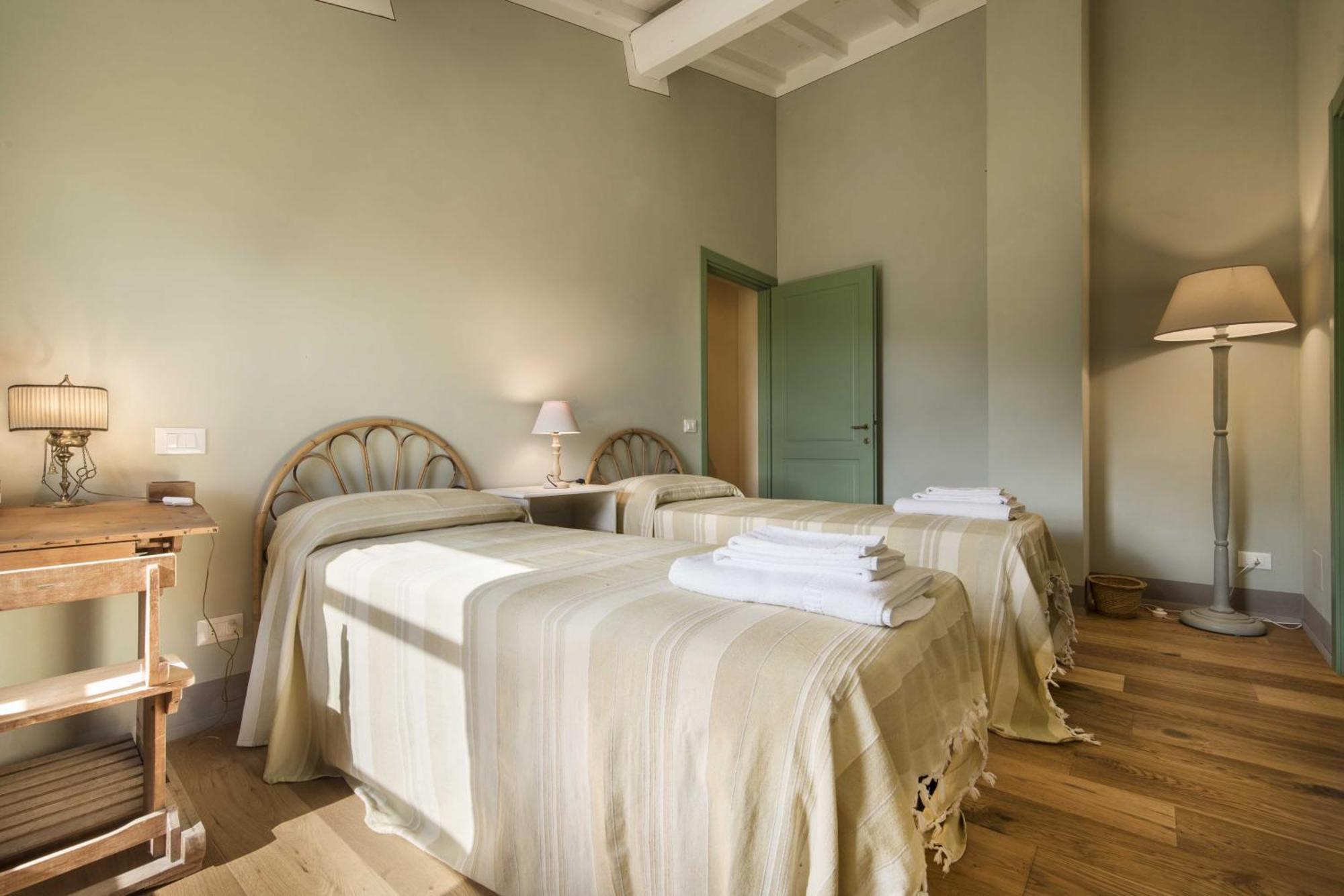 Borgo Di Camporsevoli Villa Exterior foto